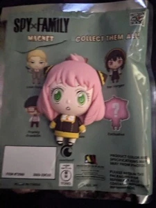 Spy X Family Monogram blind bag magnet Anya Forger - Picture 1 of 3