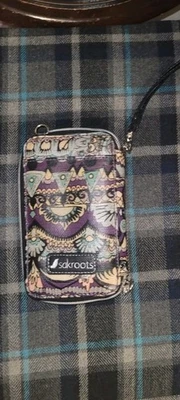 Bandolera/muñequera Sakroots con cremallera alrededor del estuche-sin correas, diseño elefante rosa Foto 1 de 3