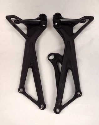 Montajes de reposapiés de pasajero izquierdo y derecho MV Agusta F3RC 675 800 C4836 C4835 Foto 1 de 4