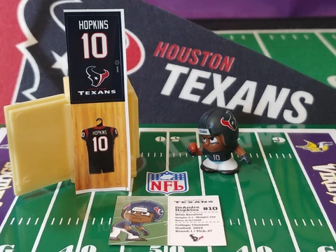 NFL Teenymates 2018 Series 7 Houston Texans WR DeAndre Hopkins figure & locker Cover