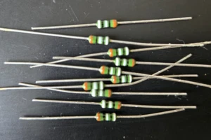 Resistencias axiales de precisión de película metálica 10 piezas 909 ohmios 1/4 W 1 % ~ NUEVO ~ - Imagen 1 de 1