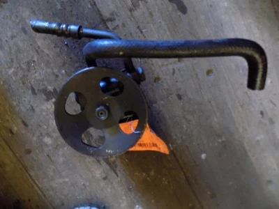 Power Steering Pump 6 Cylinder Fits 01-06 MAGENTIS 1587063 - Image 1 of 4