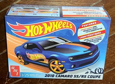 AMT Hot Wheels 2010 CAMARO SS/RS COUPE Plastic 1/25 Scale Model Kit (2021) - Image 1 of 4
