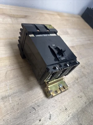 SQUARE D FA36020 FA I-LINE 3 POLE 20 AMP 480v BLACK CIRCUIT BREAKER - Image 1 of 4