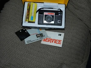 Kodak Instamatic X-15F Sofortbildkamera mit Karton funktioniert! - Bild 1 von 4