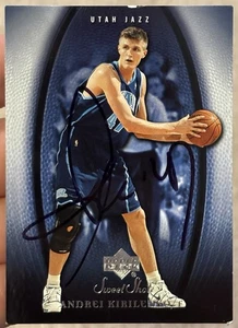 2005-06 Sweet Spot #96 firmato Andrei Kirilenko IP Auto Utah Jazz - Foto 1 di 2
