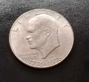 USA Bicentennial Coin Eisenhower One Dollar Liberty Moon 1776 - 1976 - Picture 1 of 4