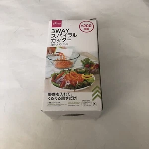 Spiral Cutter Spiralizer Vegetable Slicer by Daiso - Picture 1 of 5