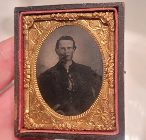 Civil War Tintype no frills starter ninth plate in a half case - Bild 1 von 1