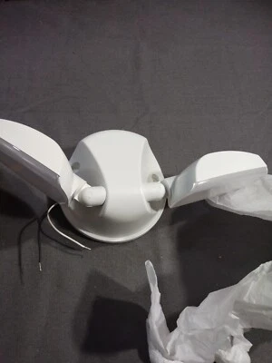 Cooper Lighting ESF1A4FW 2hd LED WHT FLD Lite - Quantity 1 - Image 1 of 4