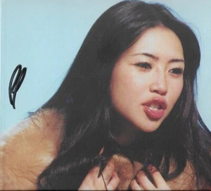beabadoobee THIS IS HOW CD SIGNED Autograph Edition Alt Indie Pop 5060257964611 - Picture 1 of 1