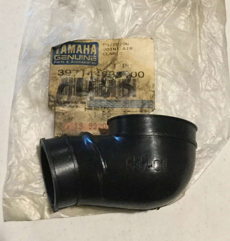 OEM YAMAHA RD200 DS7 ПРАВЫЙ ВОЗДУХООЧИСТИТЕЛЬ СОЕДИНЕНИЕ 74-76 397-14463-01-00 УСТАРЕВШИЙ - Изображение 1 из 1