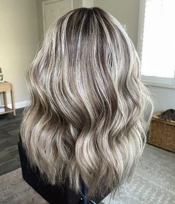 Pelucas rubias cremosas marrón ceniza con raíces de ceniza 13x4 frente de encaje 100 % pelucas de cabello humano Foto 1 de 4