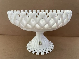 Vintage WESTMORELAND Milk Glass Lattice Edge Pedestal Compote Bowl - Picture 1 of 10