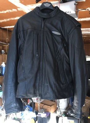 男式 Harley-Davidson 黑色皮革 FXRG 夹克 XL 二手(男士)骑手 — 第 1/4 张图片