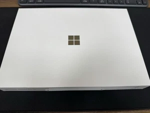 Microsoft Surface Pro 11 Copilot+ PC 12" NOWY (Snapdragon X Plus, 16GB, 512GB) - Zdjęcie 1 z 3