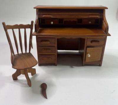 Muebles de escritorio y silla con tapa enrollable de juguete para casa de muñecas miniatura 5,5" de alto 7" de ancho 3" D Foto 1 de 4