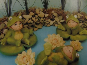 Ready To Painted Ceramic  Bisque  3 pcs. Dona's Sweet Tots Froggy's - Picture 1 of 6