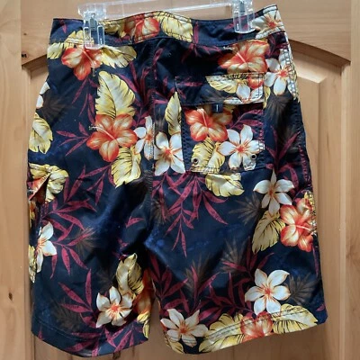 DOS PARES DE BOARD SHORTS BANANA REPUBLIC PARA HOMBRE, TALLA 32 Foto 1 de 4