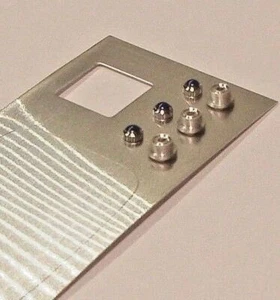 Star Trek, SINGLES OR SETS OF 3, Tricorder Guilloche Jewel in Coined Bezel - Picture 1 of 21