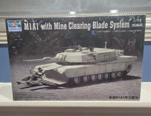 TRUMPETER 07277 M1A1 TANK w/ MINE CLEANING BLADE SYSTEM KIT 1:72 SCALE Sealed - Picture 1 of 3