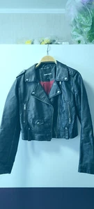 Kurze Lederjacke für Damen. TALLY WEIJL - Bild 1 von 6