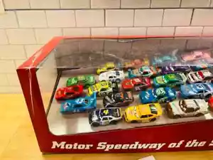 Disney Cars RLC SOTS MOTOR SPEEDWAY OF THE SOUTH 2008 Racers Set Part-Out - Bild 1 von 129