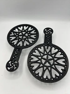 JZH Alphabet Serie Gusseisen antiker Untersetzer Buchstabe G von 1948 Herzen und Stern - Bild 1 von 7