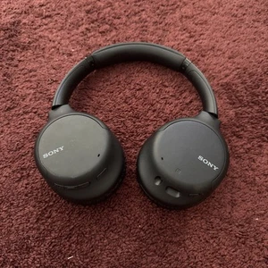 Sony WHCH710N Cuffie wireless con cancellazione del rumore sopra l'orecchio - Nero - Foto 1 di 4