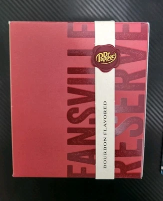 Dr Pepper Farmsville Reserve con sabor a bourbon nuevo 1 de 2300 coleccionistas  Foto 1 de 4