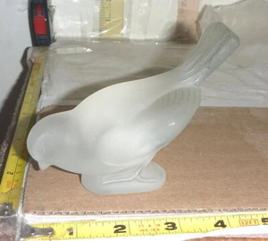 Estatuilla de Colección Cabezales de Vidrio Esmerilado GORRIÓN/PÁJARO-pisapapeles ~41⁄2"L - Imagen 1 de 11
