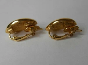 Signed Trifari Blue Enamel Clip On Earrings - Excellent Condition - Picture 1 of 5