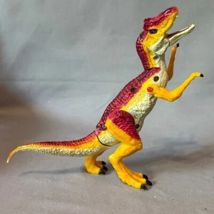 Vintage Jurassic Park Figure Toy Dinosaur Hasbro Raptor Velocoraptor Red Yellow - Picture 1 of 4