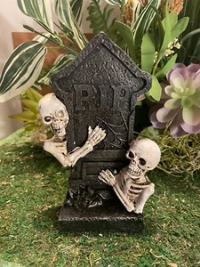 Espeluznante RIP Esqueleto Lápida Decoración Halloween Estante Mantel Cuidador - Imagen 1 de 2