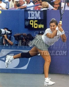 Monica Seles return with knee brace 8x10 11x14 16x20 photo 752 - Picture 1 of 1