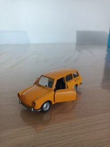 Volkswagen 1600  Familcar, Politoys 542 scala 1/43 - Foto 1 di 9