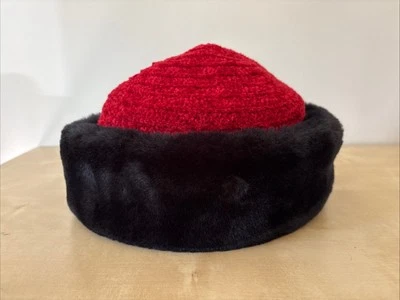 "Sombrero BETMAR Nueva York Vintage Estilo Cubo Rojo Chenilla y Negro Piel Sintética 22-1/2""" Foto 1 de 4