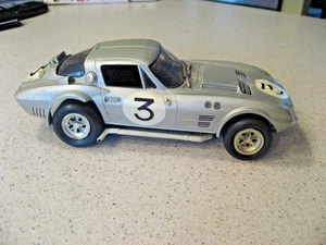 Accurate Miniatures 1963 Corvette Grand Sport 1:24 Plastik Modellbausatz - zusammengebaut - Bild 1 von 10