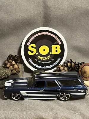 Chevrolet Chevelle SS Wagon 1970 azul con rayas blancas usado casi nuevo Hot Wheels Foto 1 de 4