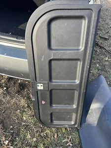 Nissan Sentra 2007-2012 pasajero y maletero trasero partición OEM - Imagen 1 de 2