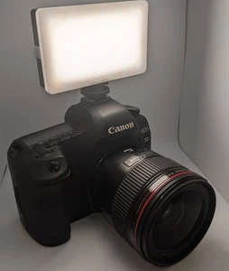 Nuovo Con Scatola! Kit luci cubo per foto/videoconferenza, con treppiede e ventosa - Foto 1 di 17