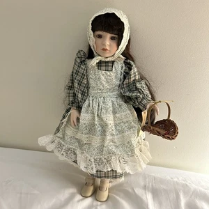 Vintage Dynasty Doll Collection Porzellan "Little Match Girl" mit Originalkarton - Bild 1 von 9