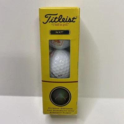 Paquete de 1 pelotas de golf Titleist NXT (3 pelotas) blancas de larga distancia Foto 1 de 4