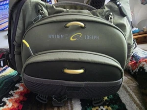 William Joseph Confluence Chest Pack. NEW. Magnetic Closure MODEL. - Picture 1 of 10