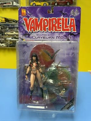 Boneco de ação Julie Strain Vampirella (2000) esculpido por Clayburn Moore novo - Imagem 1 de 4