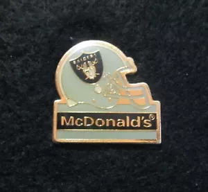 RAIDERS Spilla bavero/cappello, CASCO, Las Vegas, Oakland, McDONALD'S 1994, NFL, 1W - Foto 1 di 6