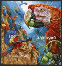 Niger Birds on Stamps 2015 MNH Parrots Macaws Scarlet Macaw 1v S/S