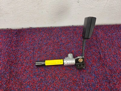 Hebilla tensora cinturón seguridad lado conductor trasero izquierdo bmw e60 e61 m5 2004-2007 oem Foto 1 de 4