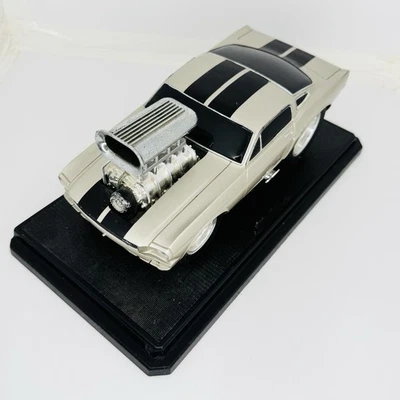 Ford Mustang GT 350 2000 1966 Muscle Machines escala 1:18 rayas negras plateadas Foto 1 de 4