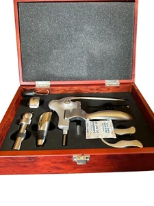 Brookstone Heritage Connoisseur Corkscrew 6 pc Opener Set Deluxe Redwood Box Set - Picture 1 of 8